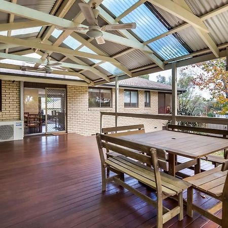 Spacious And Restful Holiday Home With Backyard Weetangerra Luaran gambar