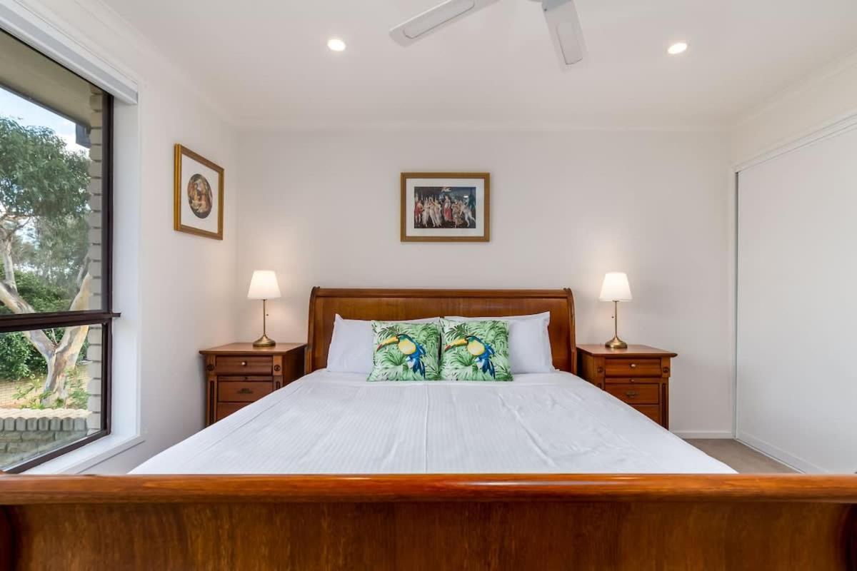 Spacious And Restful Holiday Home With Backyard Weetangerra Luaran gambar